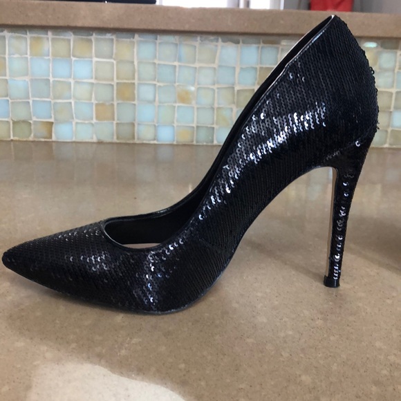 Heels - Picture 3 of 3